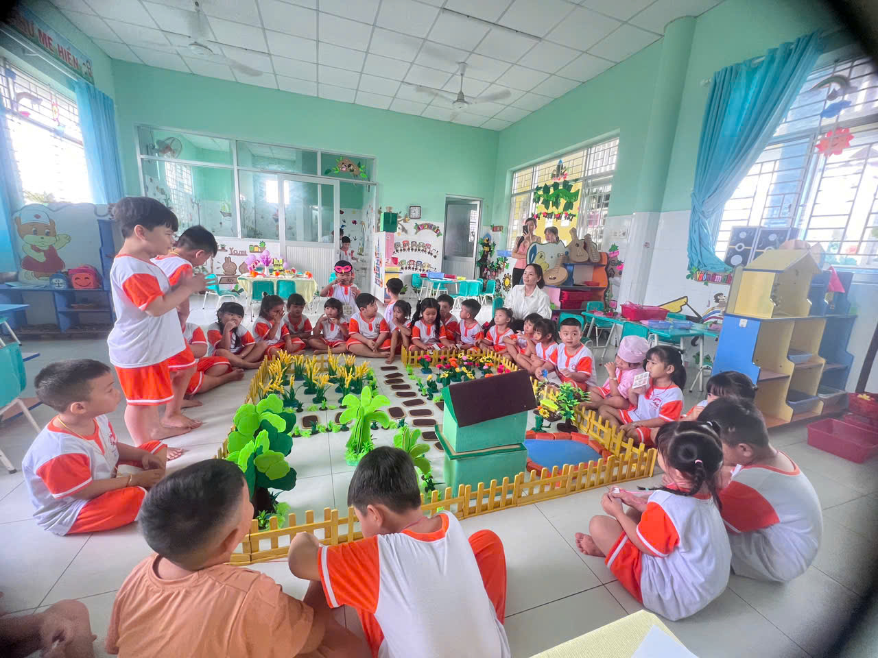 Hoạt động chơi chủ đề "Gia đình"