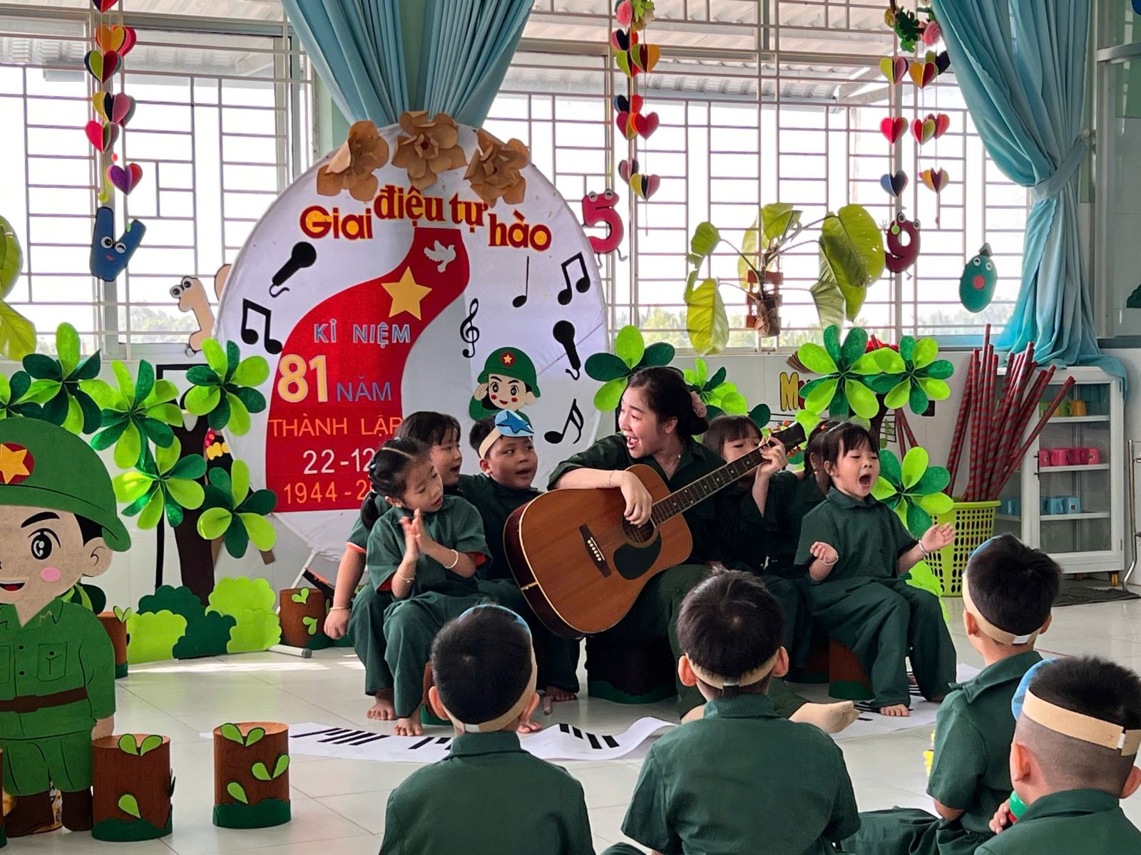 PTTM Hát "Cháu thương chú bộ đội" lớp lá 3