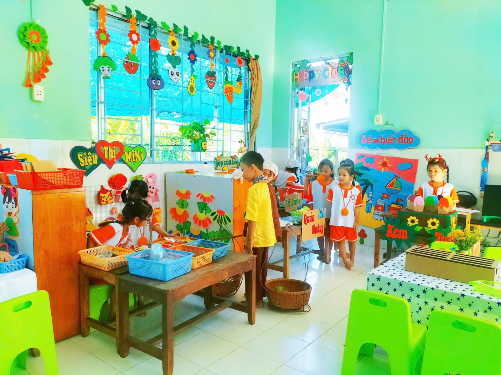 Hoạt động chơi chủ đề "Ngành nghề" lớp lá 4