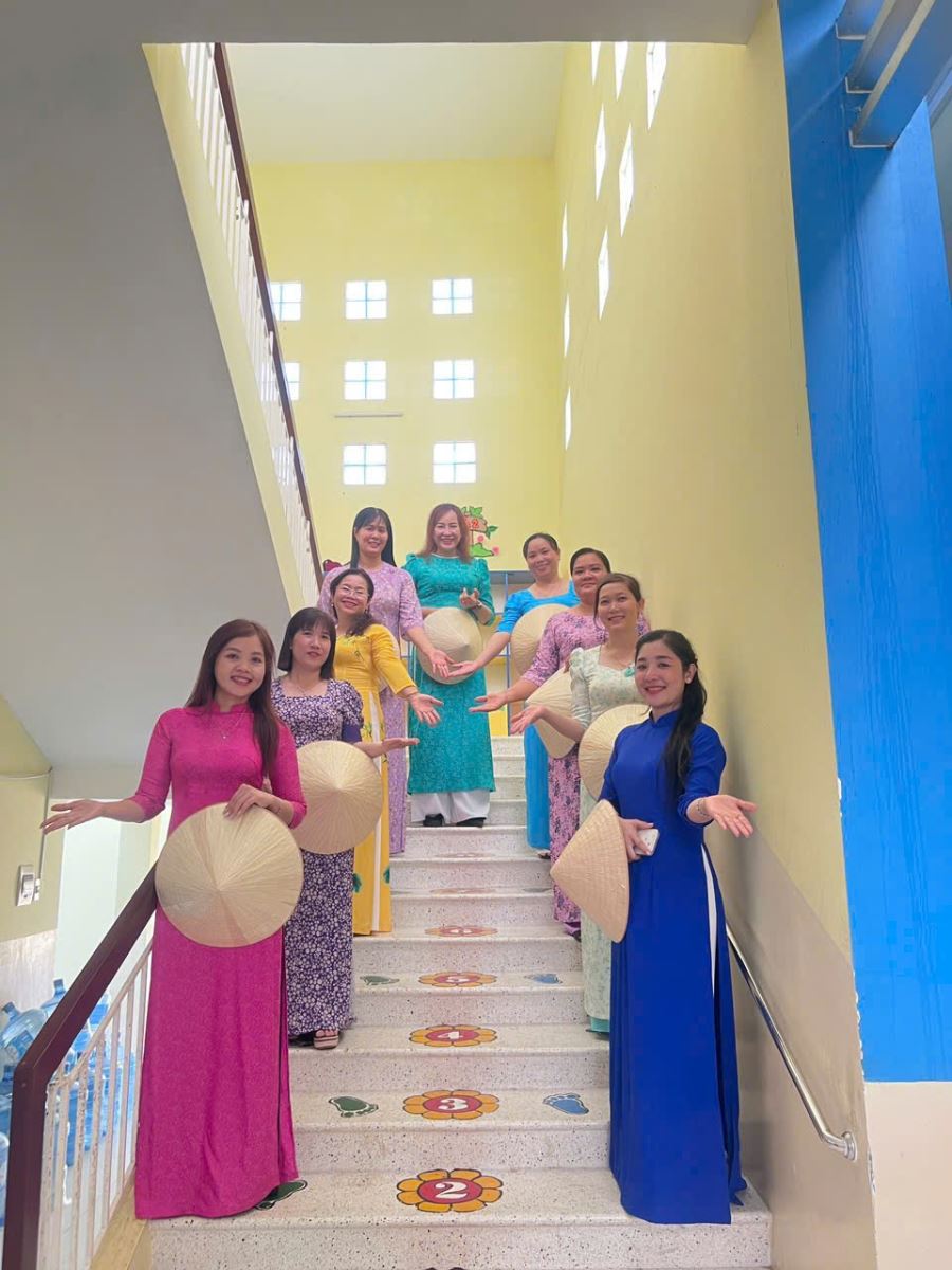 CĐCS trường MG Phước Vĩnh Tây hưởng ứng "Tuần lễ Áo dài" nhân kỷ niệm 115 năm ngày Quốc tế phụ nữ 8/3, 1985 năm Khởi nghĩa Hai Bà Trưng, 13 năm ngày Quốc tế Hạnh Phúc 20/3